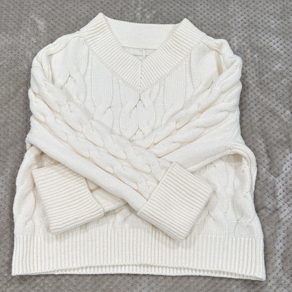 Abercrombie & Fitch Cream V-Neck Sweater